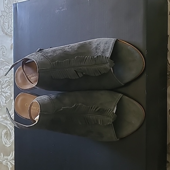 NWOB Sz 40 (10) Garnet Hill "Carmella" Fringe Wedges - Picture 9 of 10